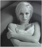 adriana-karembeu-04.jpg -  45 KB