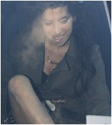 amy-winehouse-02.jpg -  59 KB