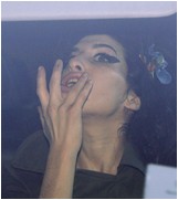 amy-winehouse-03.jpg -  64 KB