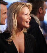 deborah-kara-unger-03.jpg -  63 KB
