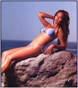 tia-carrere-04.jpg -  104 KB